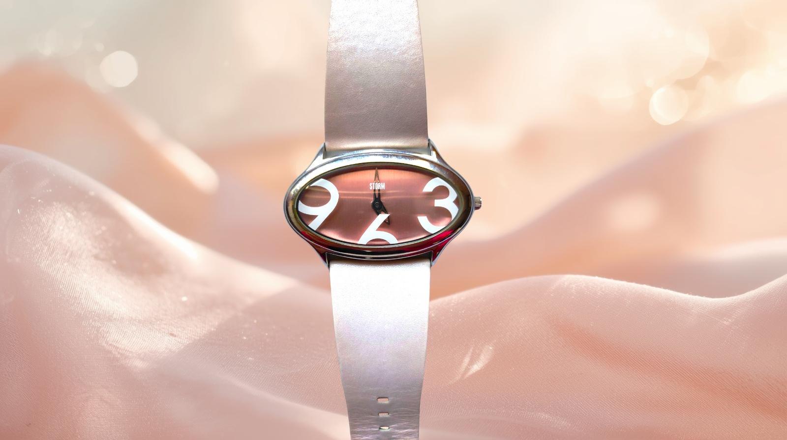 Storm vintage watch - Etsy 日本