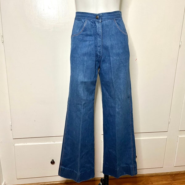 Vintage 70s Bell Bottom Wide Leg Blue Denim Jeans Short