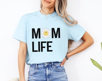 Beautiful T-shirt for mom, floral t-shirt for mom, comfortable colors t-shirt, retro mom t-shirt, ideal mother's day gift, women's t-shirts
