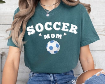 T-shirt de maman de football, imprimé ballon de football, à l'époque de ma maman de footballeur, chemise aux couleurs confortables, cadeau pour la fête des mères