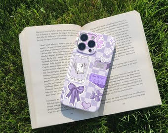 ブック好きのためのパープルのKindle型スマホケース、iPhone 17 16 15 14 13 12 11 Pro Max、Samsung Galaxy S25 S24 S23 S22 S21 Ultra用ブック好きの女の子へのギフト