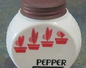 Vintage Hocking Vitrock Glass Flower Pot Design Pepper Shaker 1940 Era