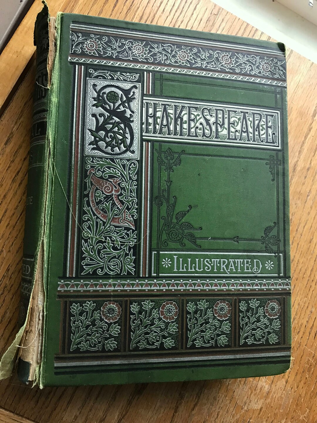 Rare Shakespeare Illustrated Hardback Book With Green Cover and