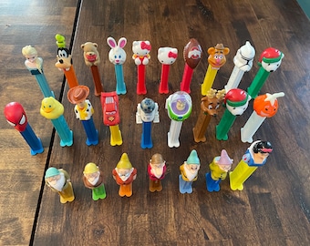 Vintage Pez Candy Dispensers Qty of 26 - Etsy
