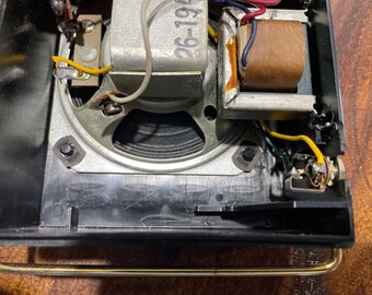 1959 Bulova Valiant Model 680 Transistor Radio, AM Band Only, 4