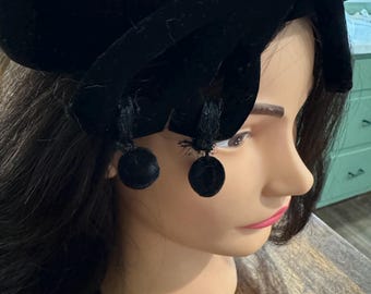 1940's Black Velvet Fascinator Hat