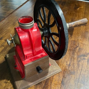 1950&#39;s Unmarked Heavy Cast Iron Coffee Grinder Made in Spain