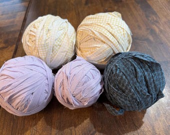5 Rolled Rag Balls of Pre Cut Material to Make Rugs (Inventory No 4)