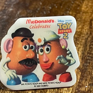 Rare 1999 McDonalds Mr. and Mrs. Pototo Head Employee Crew Pin