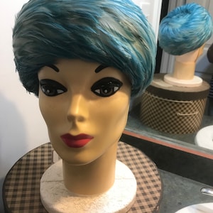 1950&#39;s Darcel Exclusive Turquoise Feather Pillbox Hat