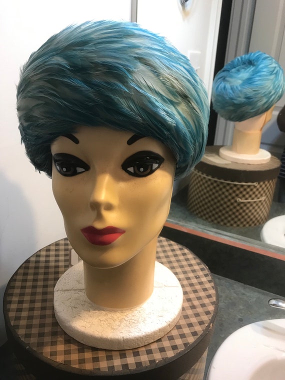 1950's Darcel Exclusive Turquoise Feather Pillbox 