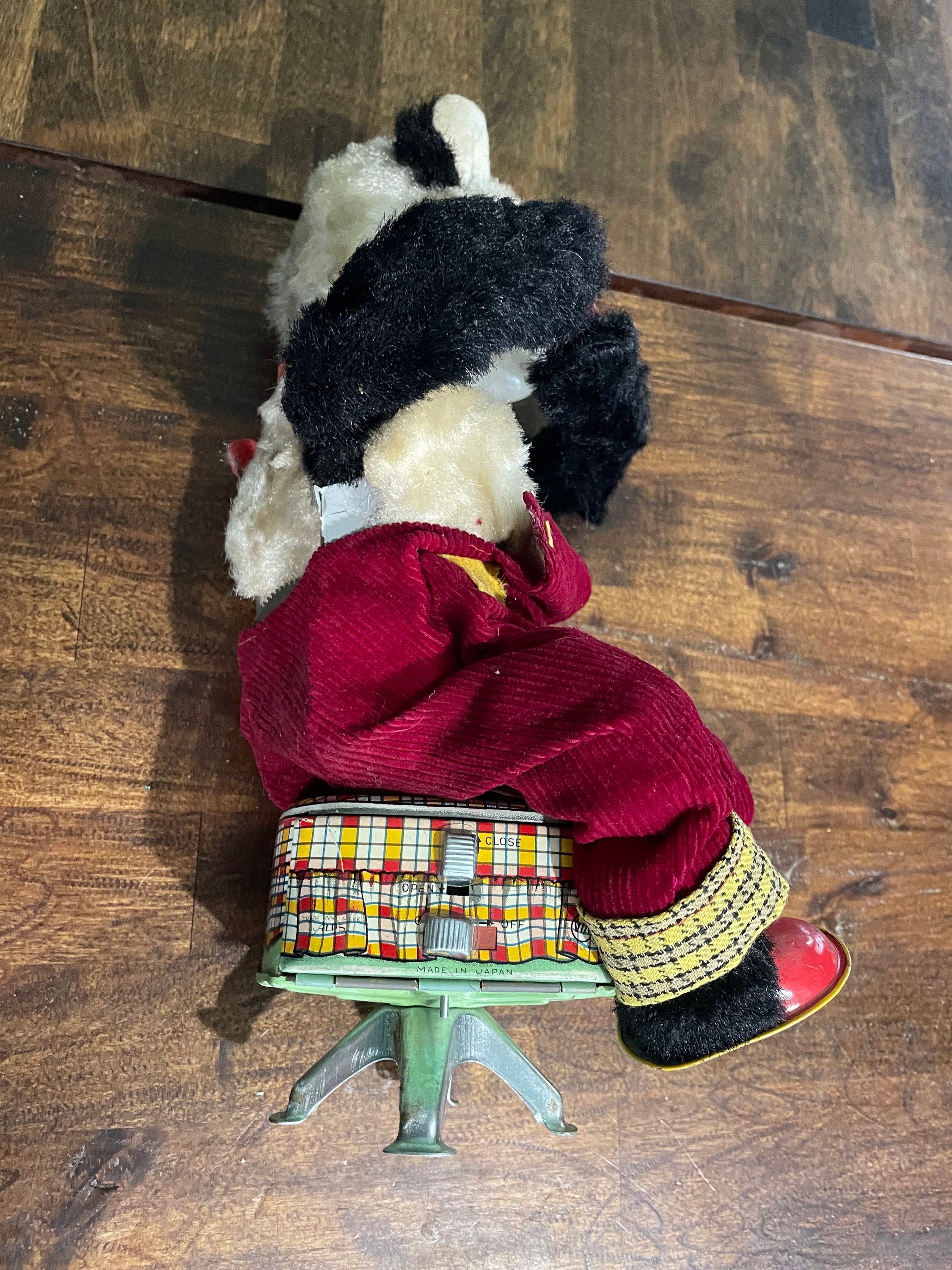 1960s Alps Japan Blowing Bubbles Panda Tin Litho Battery Operated