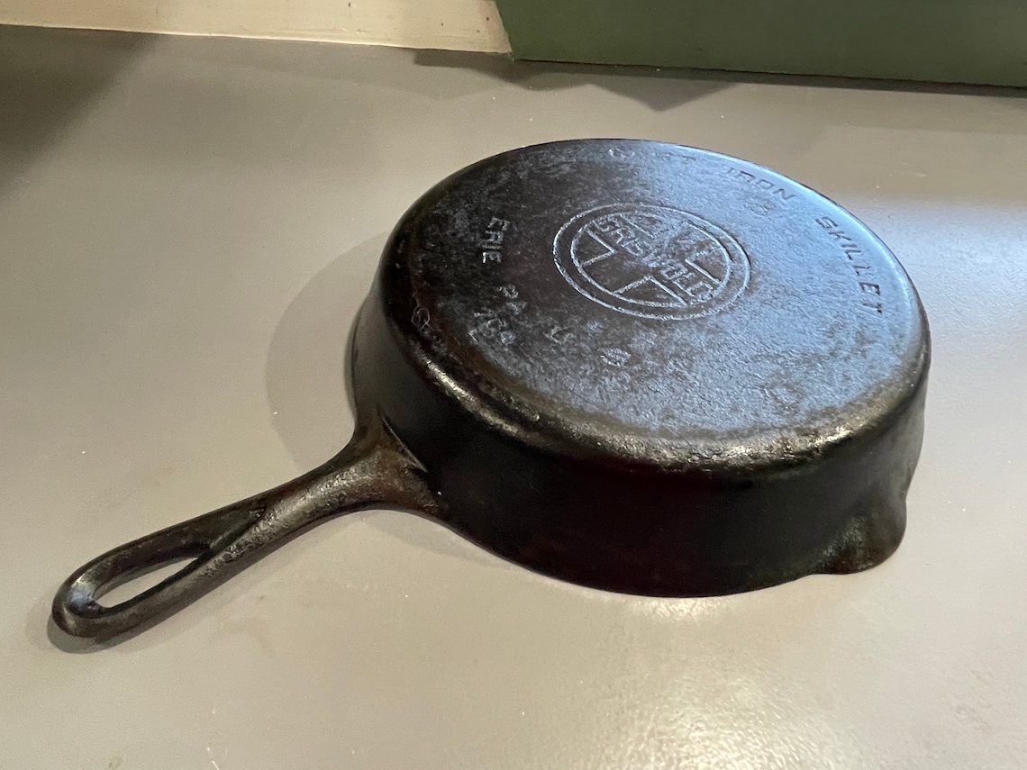 Griswold 8 Erie PA Cast Iron Skillet 704 L Large Block Logo Etsy India