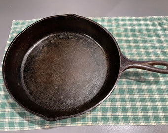 3 Notch Lodge SK No. 8 D Cast Iron Skillet w/ Heat Ring Made in USA 1950 Era