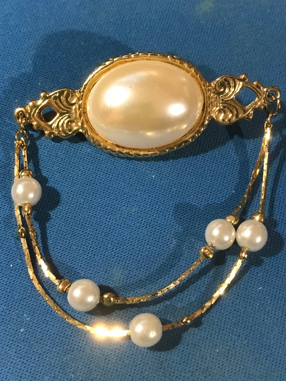 Vintage Large Simulated Pearl Goldtone Chain with 