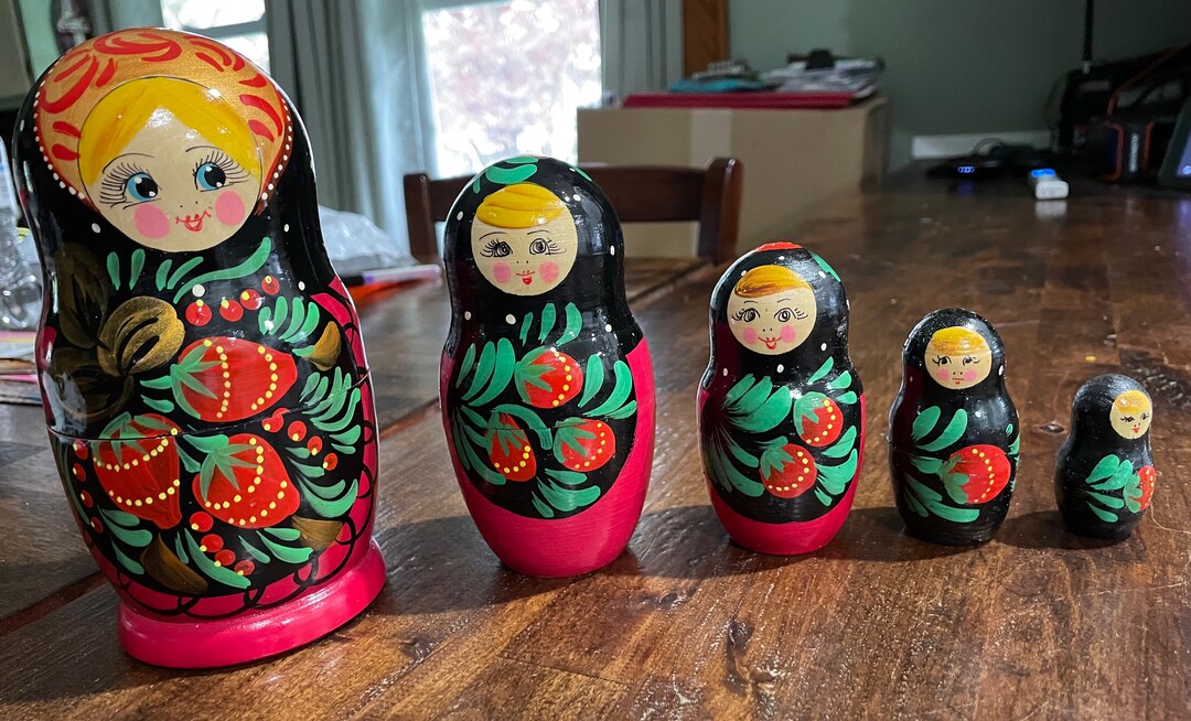 1980's 5 Large Russian Nesting Dolls With Berries Etsy