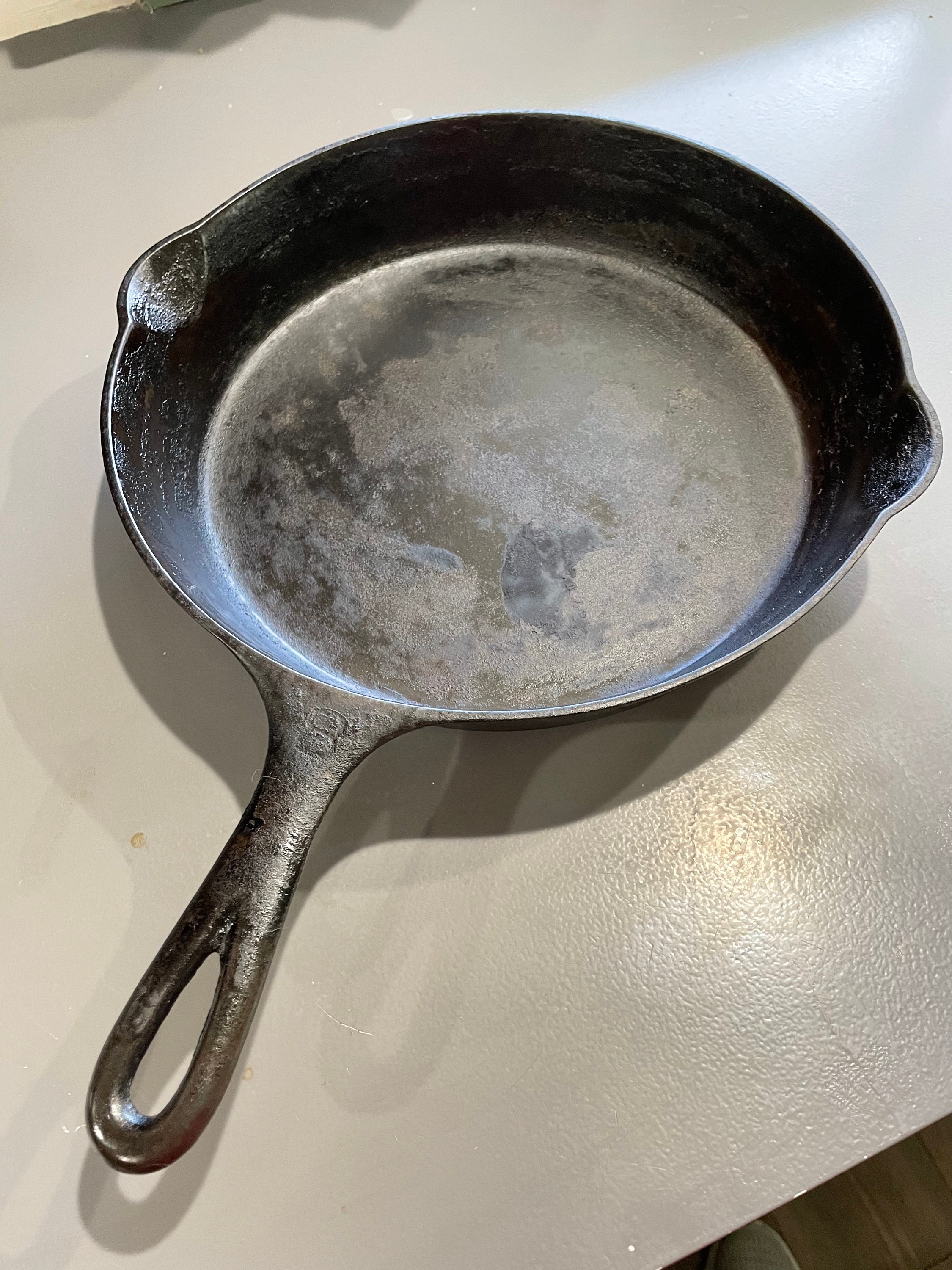 Griswold Cast Iron #8 – The Nickel Barn