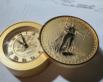 Bulova Quartz 20 Dollar Saint Gaudens Copy Gold Coin Stack Clock