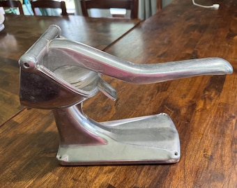 Vintage 1950s Simplex Super Italian Aluminum Citrus Orange Manual Juice Squeezer Strainer Hand Press