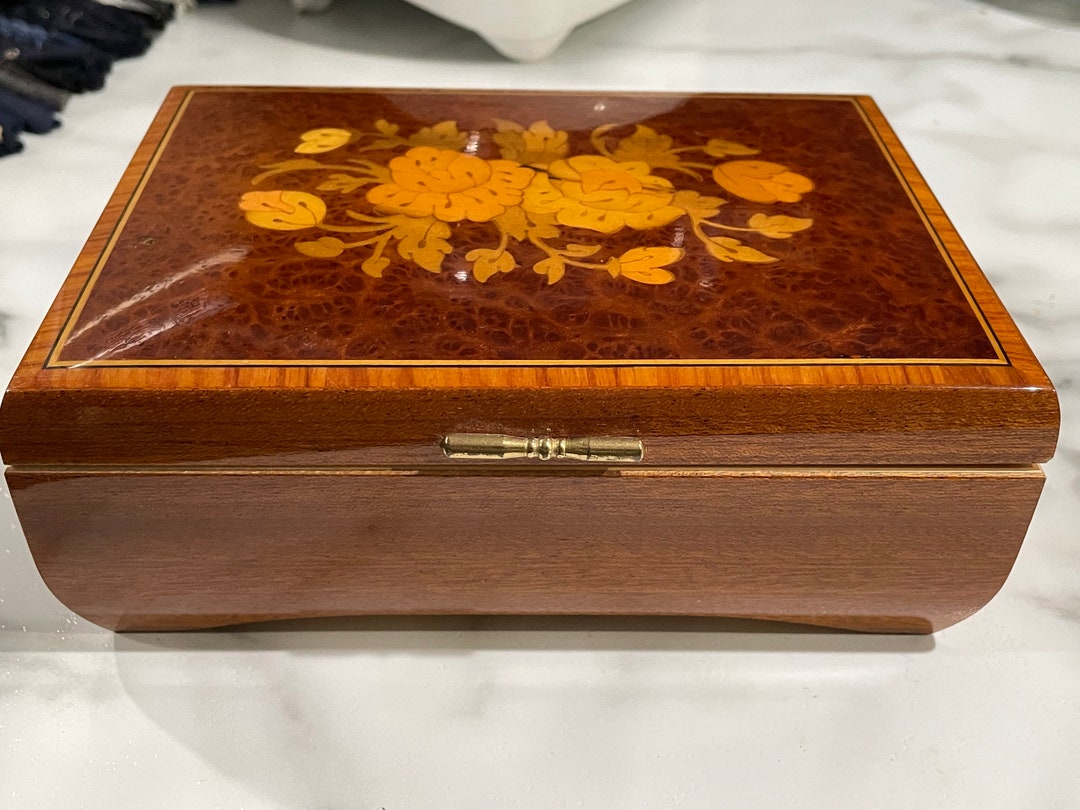 Vintage Italian Burl Walnut Inlaid Design Love Story Music Box Etsy