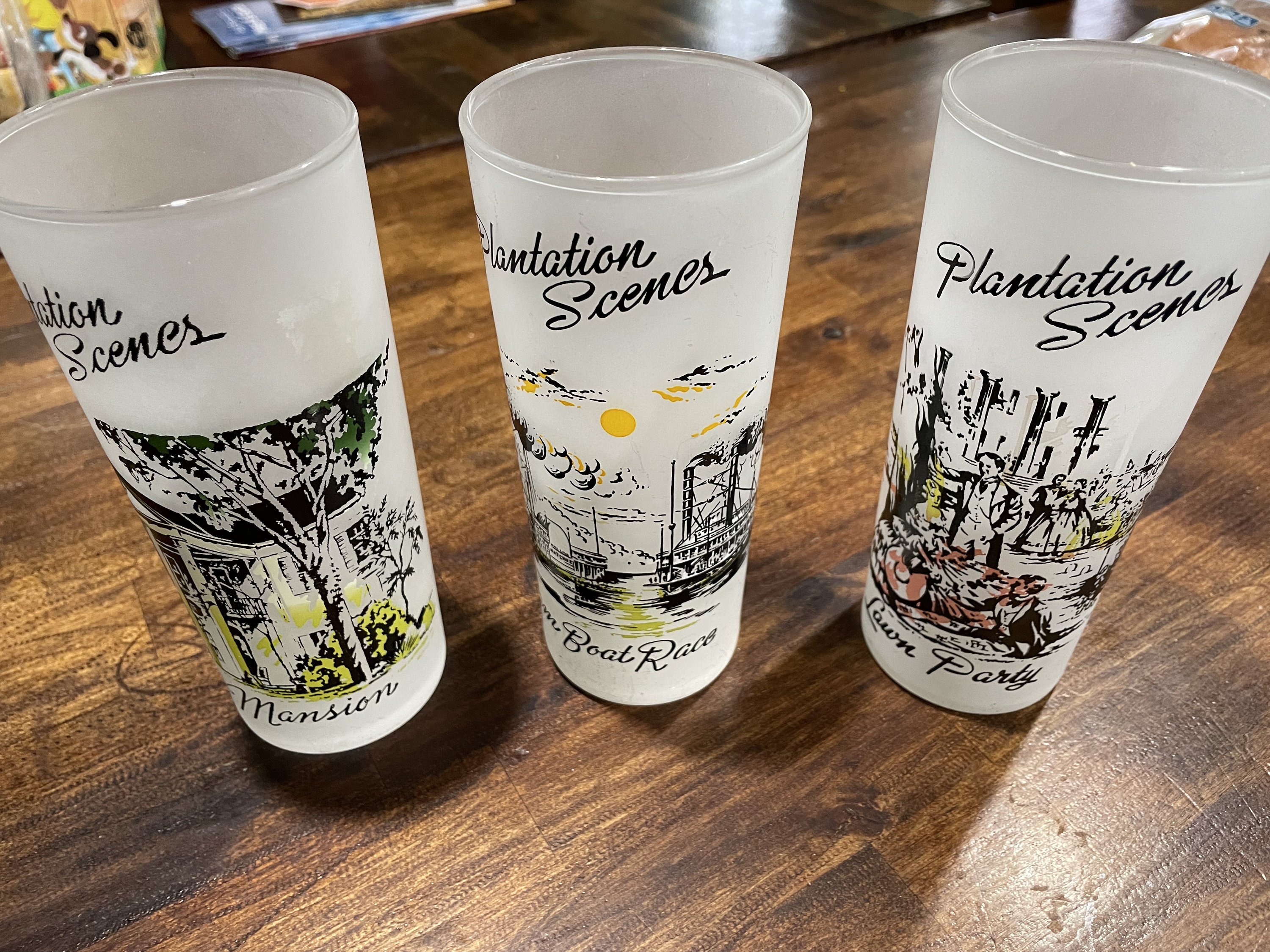 未使用・未開封　DREIMILLIONEN/AUS GLAS UND WEIN Vintage Houze Art Glass White and Gold Mid Century Paisley