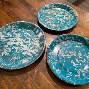 1930&#39;s Aqua Enamelware Splatterware Graniteware Plates or Pie Tins Qty of 3
