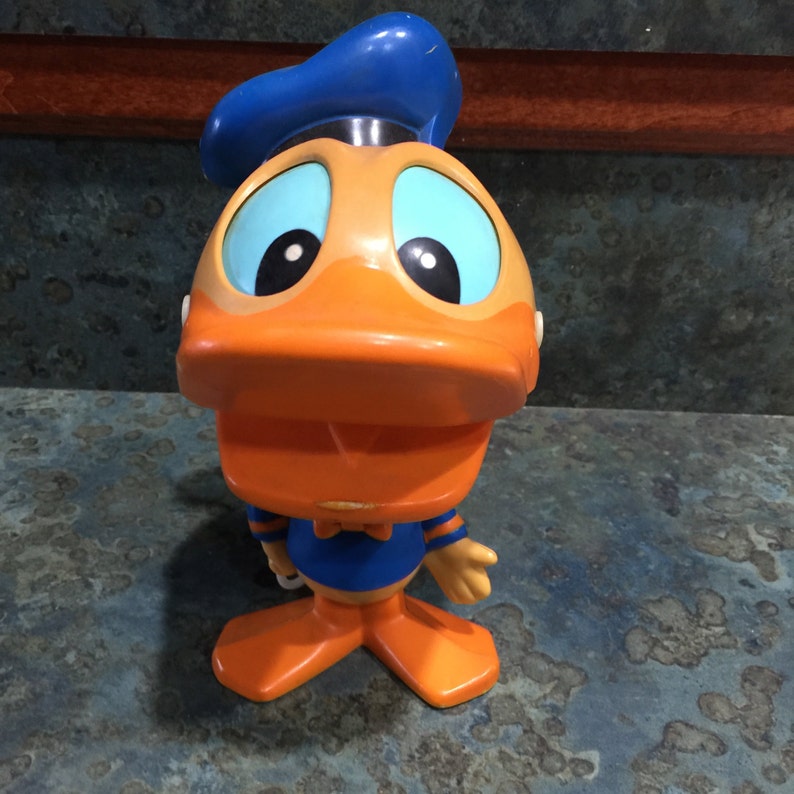 donald duck pull string toy