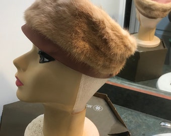 Vintage Darcel Satin And Genuine Fur Pillbox Hat Vintage Darcel Exclusive 1950 main image 3