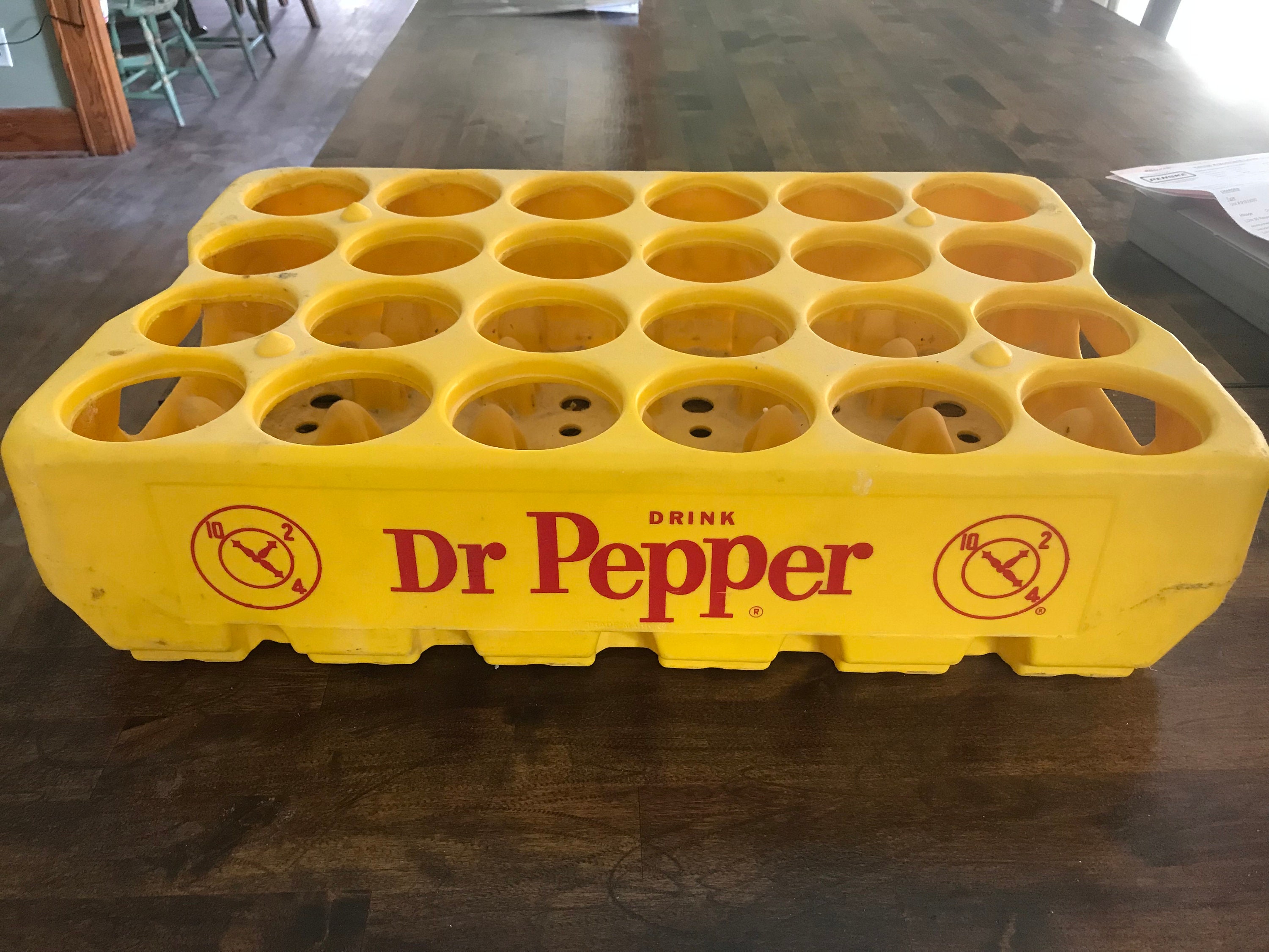 Vintage Dr Pepper Plastic Yellow Case for 24 16 Oz Bottles 1970