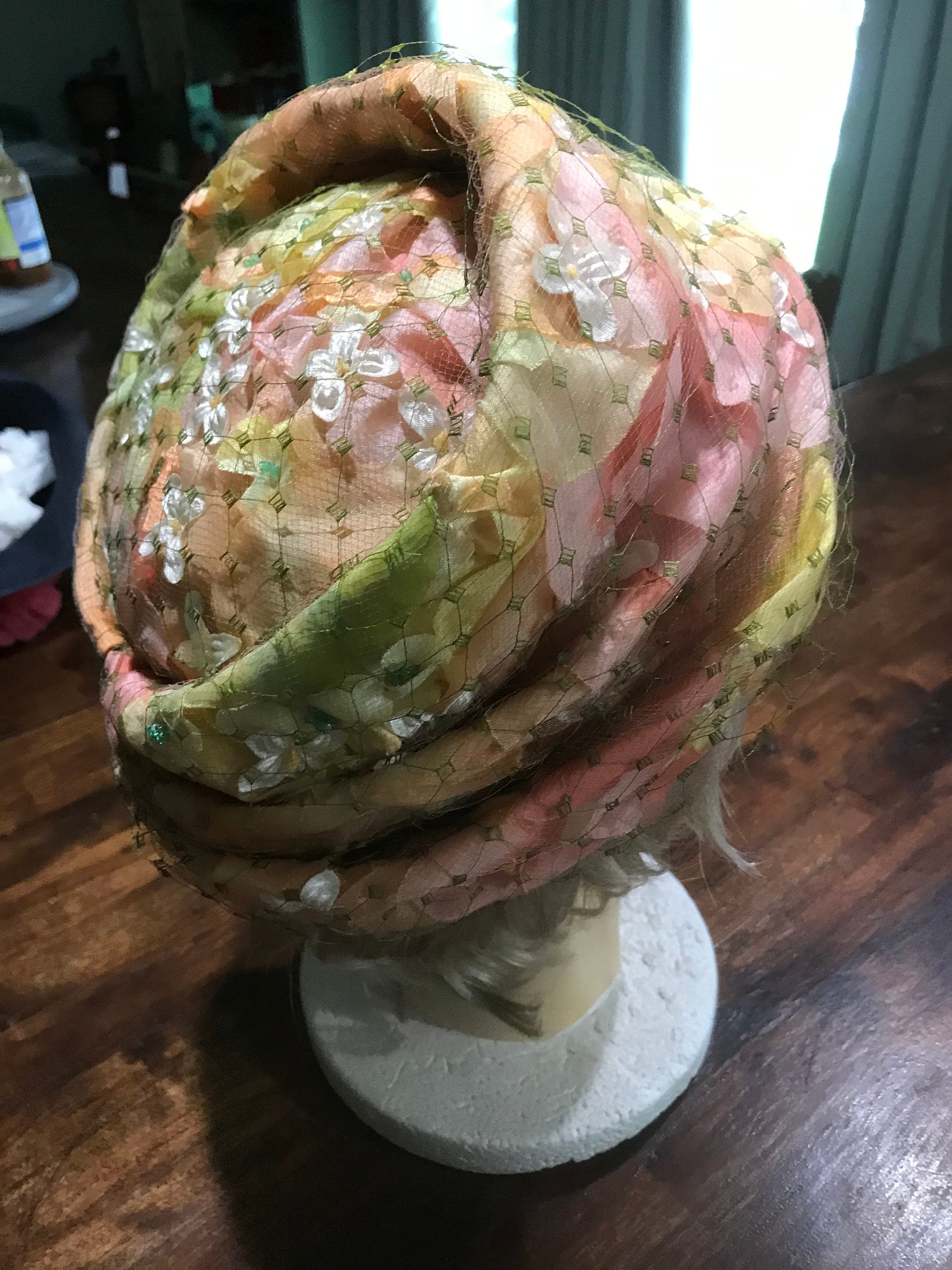Vintage AMY New York Pillbox Hat With Netting Over  display picture 2