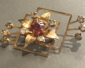 Vintage Art Deco Design Lapel Brooch or Pin