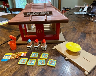 1974 McDonalds Playskool Restaurant and Accessories