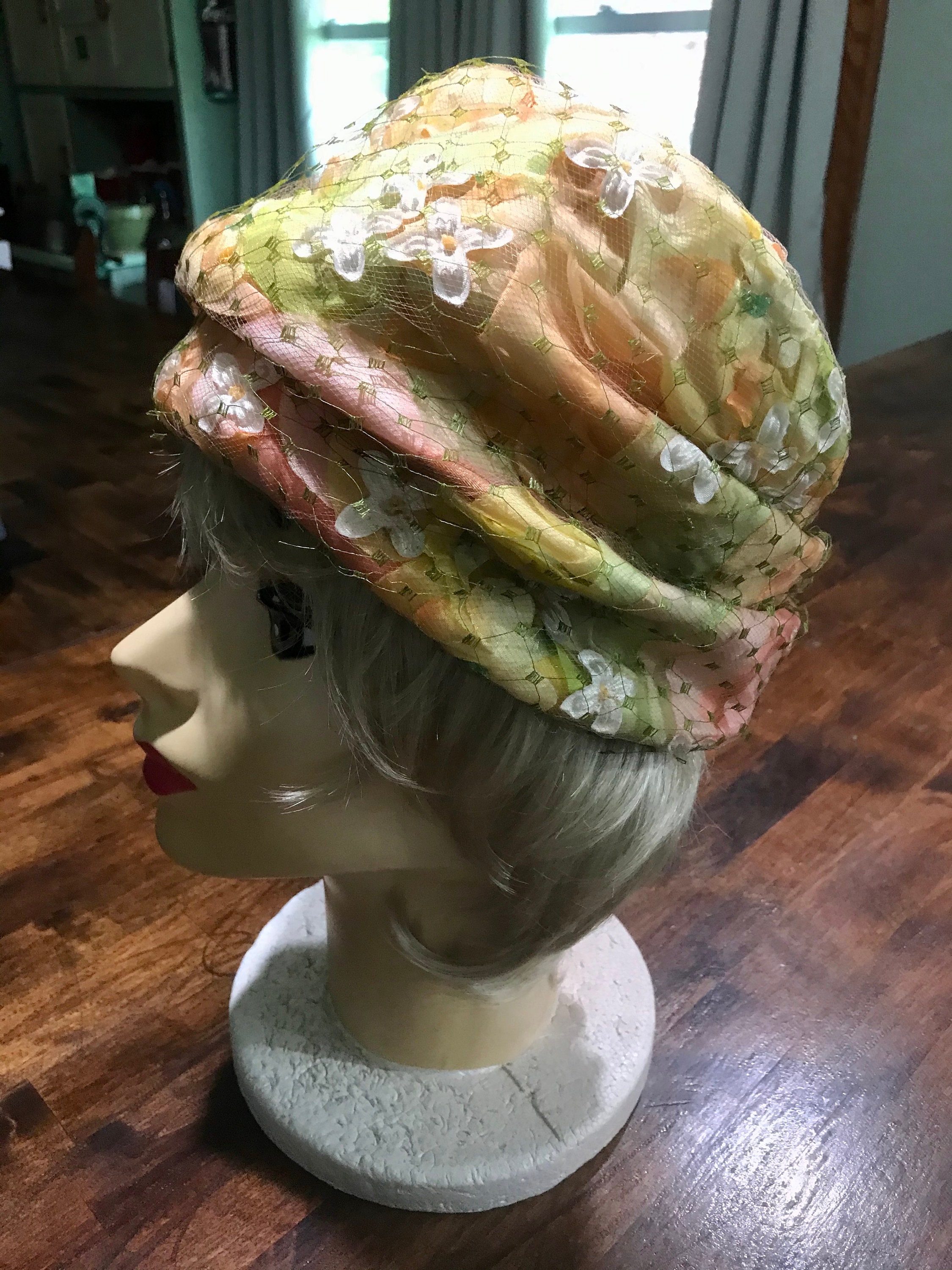 Vintage AMY New York Pillbox Hat With Netting Over  display picture 3