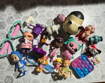Qty of 20 Vintage Fast Food Toys (Inventory No 3)