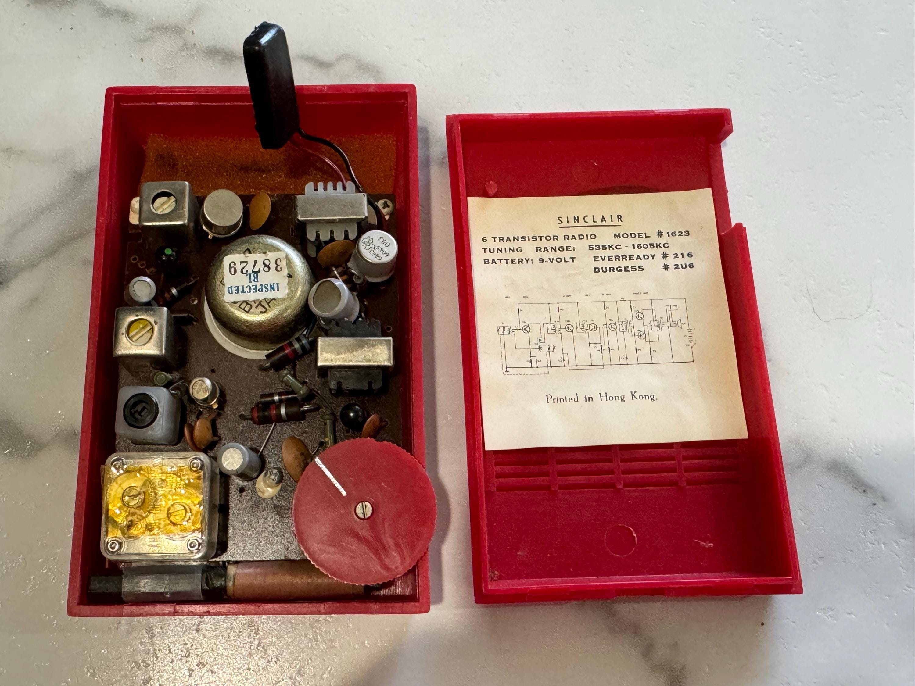Vintage 1960's Dino Sinclair Gas Pump Transistor Radio Vintage 1960's Dino Sinclair Gas Pump Transistor Radio