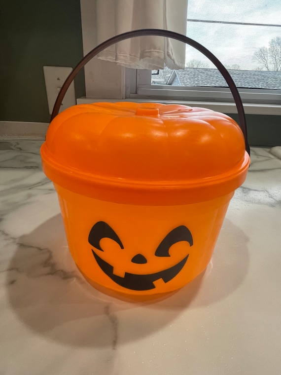 1986 McDonalds Pumpkin Halloween Bucket Gem