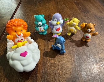 Vintage Care Bear Cruiser Cloud Boat and 6 Mini Care Bear PVC Figures