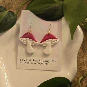 Rode paddenstoeloorbellen - polymeerklei paddenstoeloorbellen - Cottagecore-oorbellen