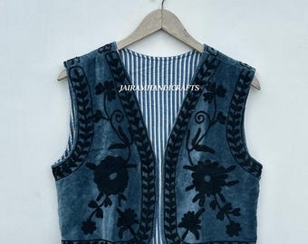 Bestickte Samt-Suzani-Weste: Ärmellose Jacke mit Blumenmuster