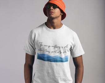Ocean Wave T-Shirt | Minimale Blaue Wellen, Schrifttext