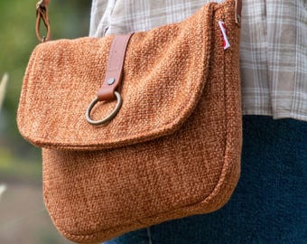 Oranje schoudertas van meubelstof | Handgemaakte tas met leren schouderband | Kleine casual tas | Handgemaakte tas, cadeau voor haar.