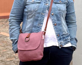 Bag with magnetic closure and lid, Fabric bag with adjustable leather handle, Interior pocket, Crossbody bag, Shoulder bag, Pink bag.