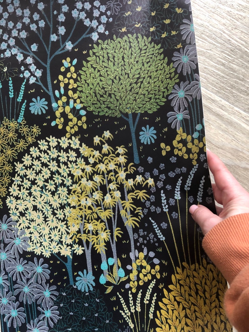 Woods Wallaper floral