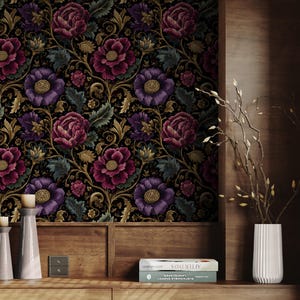Carta da parati floreale vintage staccabile e rimovibile, vinile autoadesivo botanico vittoriano scuro con fiori viola, elegante decorazione murale per camera da letto.