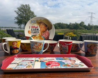 Set vintage di piatti e tazze per cereali Kellogg's: Corn Flakes, Rice Krispies e vassoio.