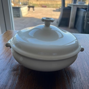 Wedgwood Queen&#39;s Ware Traditionelle schlichte Dekschaal/Terrine-überzogene Gemüseterrine/Schüssel mit Deckel