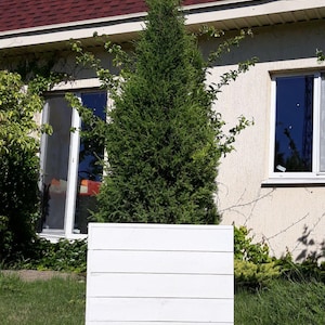 Handgefertigter weißer Pflanzkasten aus Holz für Garten und Heimdekoration | Blumentopf für draußen | Rustikaler großer Pflanzenbehälter | Benutzerdefinierte Größen verfügbar