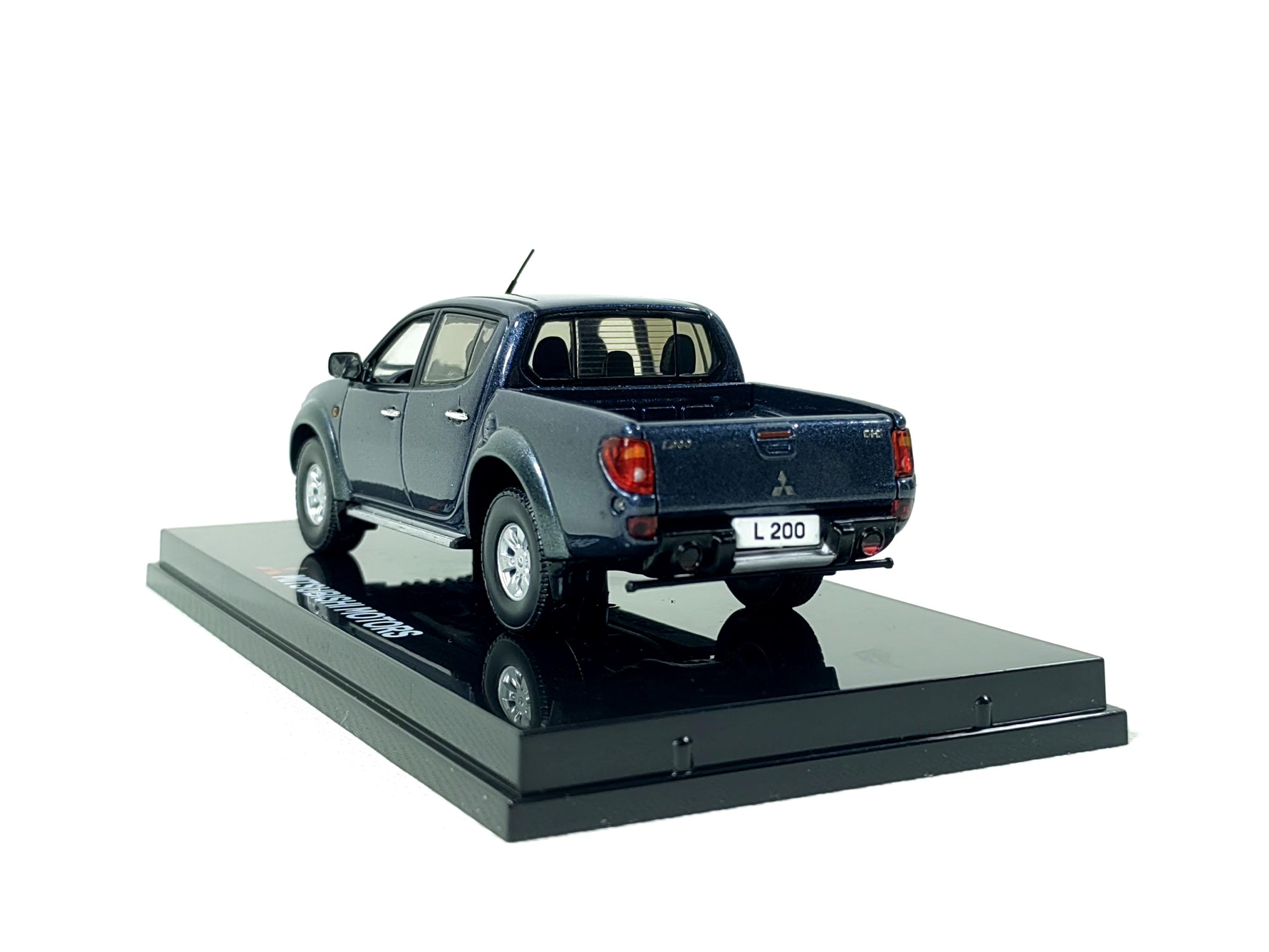 Mitsubishi L200 Warrior Diecast Model Truck, Grey 1:43 Dealer