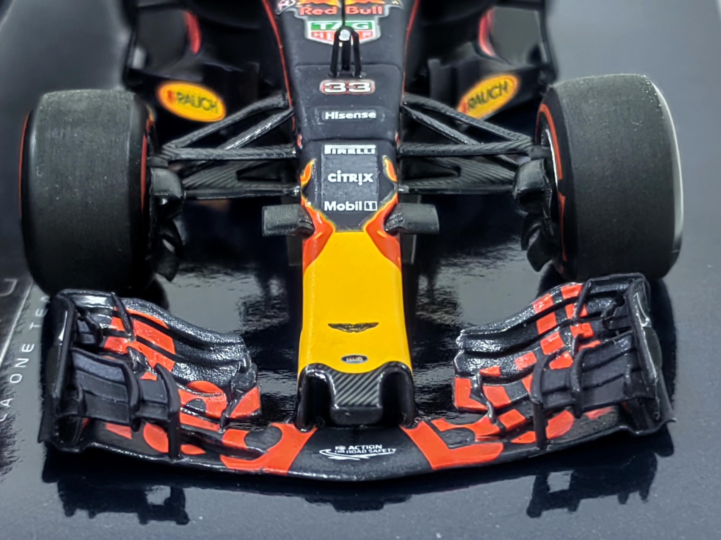 1:43 Red Bull Racing TAG Heuer RB13 Max Verstappen No33 Australian