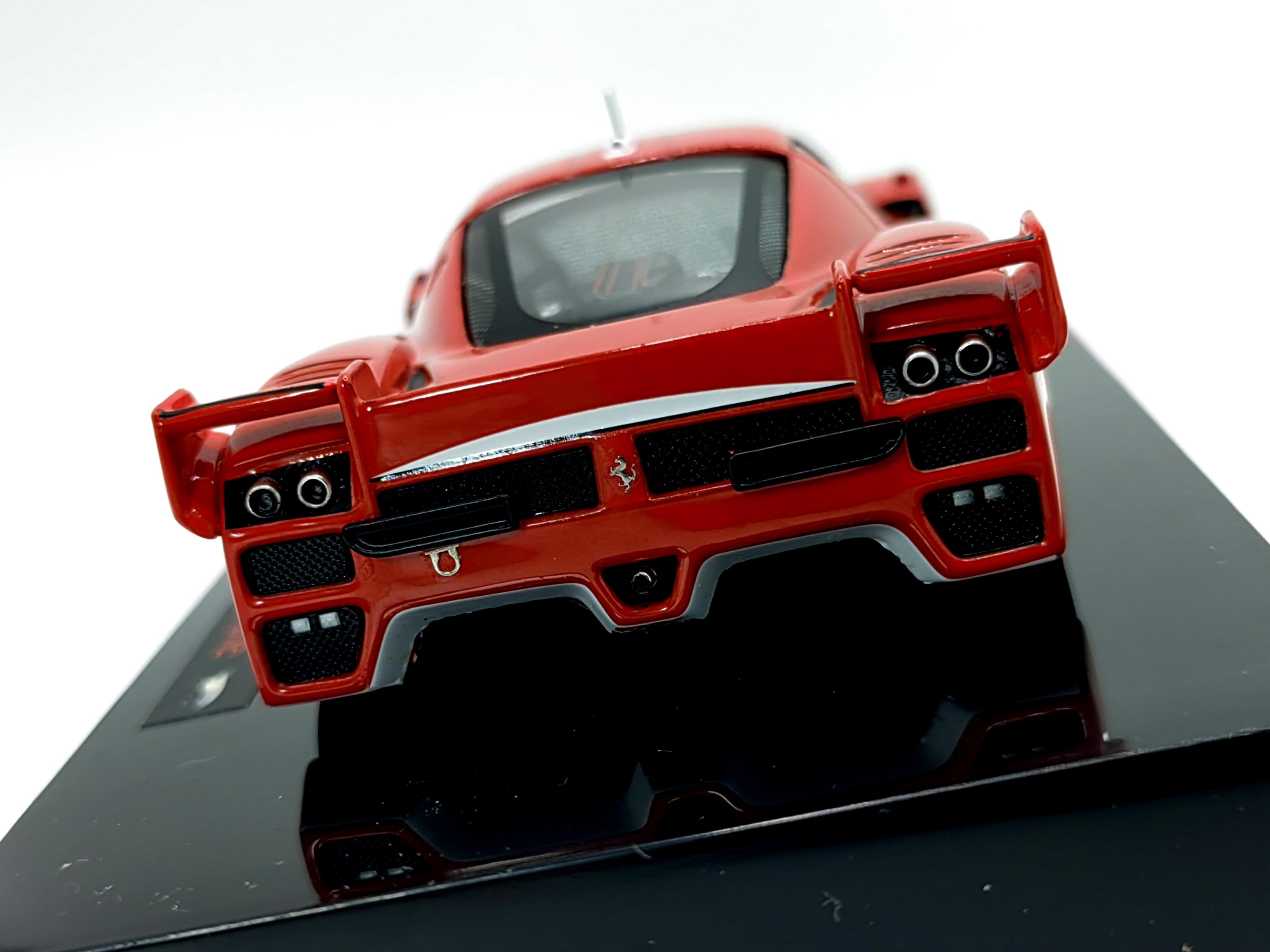 1:43 Ferrari FXX Evoluzione Rosso Corsa Diecast, Hot Wheels Elite